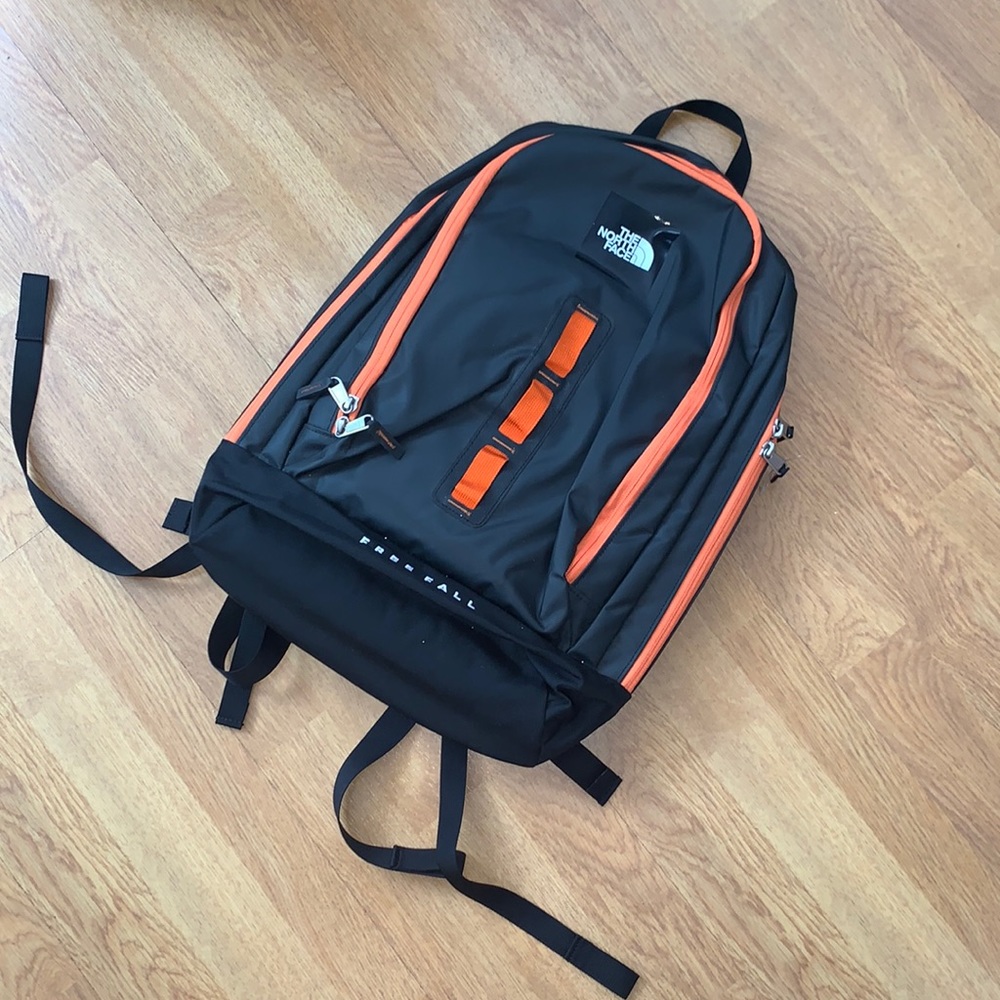 NWOT The North Face Base Camp Free Fall Backpack
